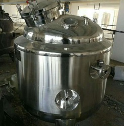 不锈钢反应釜发货安装！河南ued官网容器服务化工行业